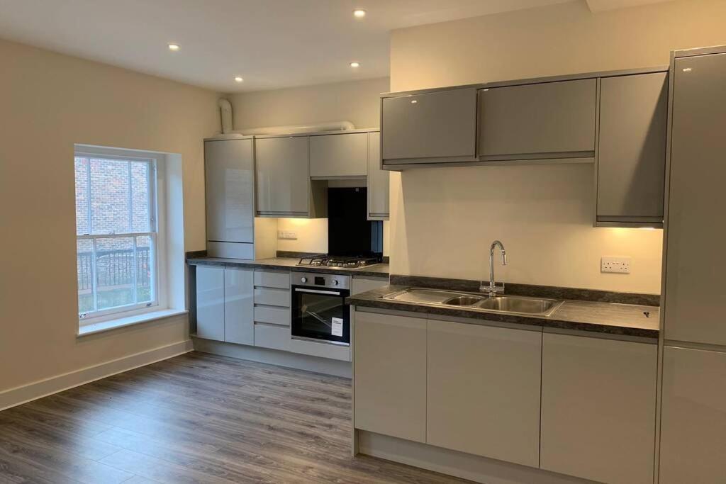 The Warren @ Short Stays Basingstoke Extérieur photo